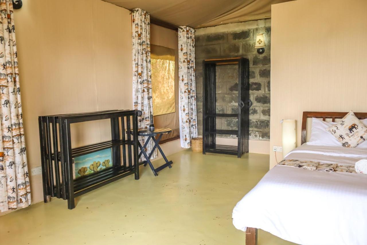 Maili Saba Camp Villa Nakuru Dış mekan fotoğraf